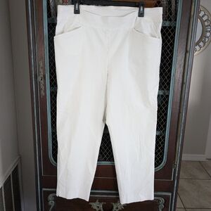 Chico's pull on white straight leg pant, size 3